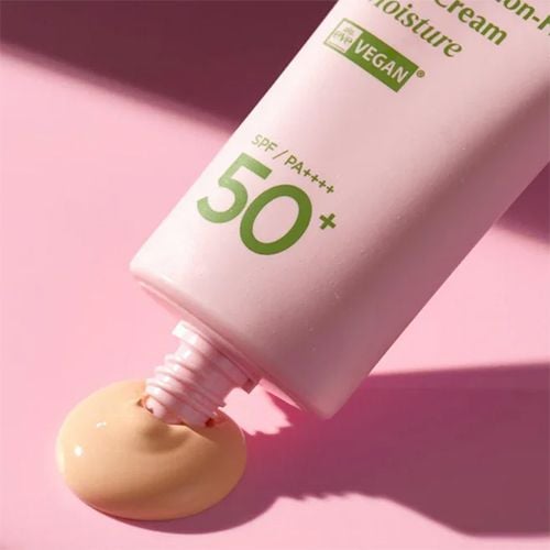 Manyo Factory Foundation-Free Sun Cream Moisture 50+ Pa++++ - 50ml