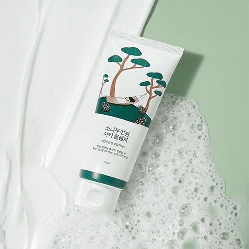 Round Lab Pine Calming Cica Cleanser - 150ml